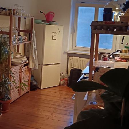 Private Bedroom Near Alexanderplatz In Sharing Apartment Berlín Exterior foto