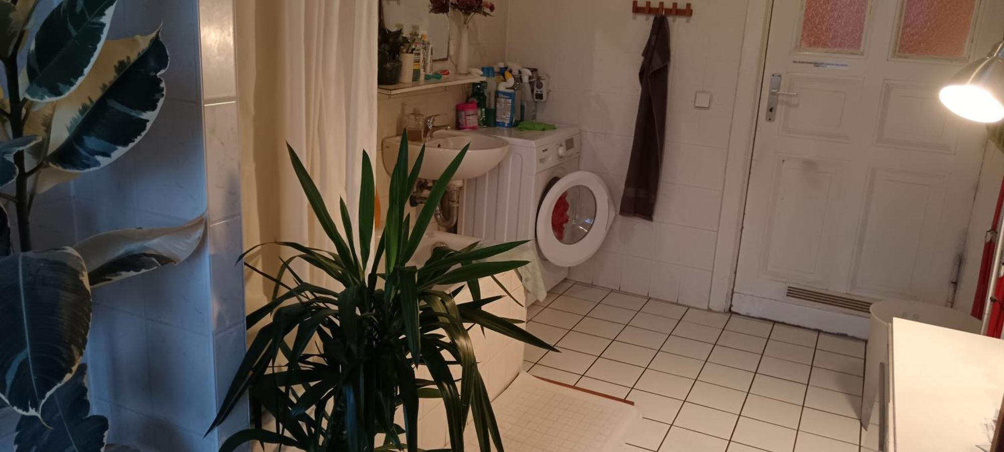 Private Bedroom Near Alexanderplatz In Sharing Apartment Berlín Exterior foto